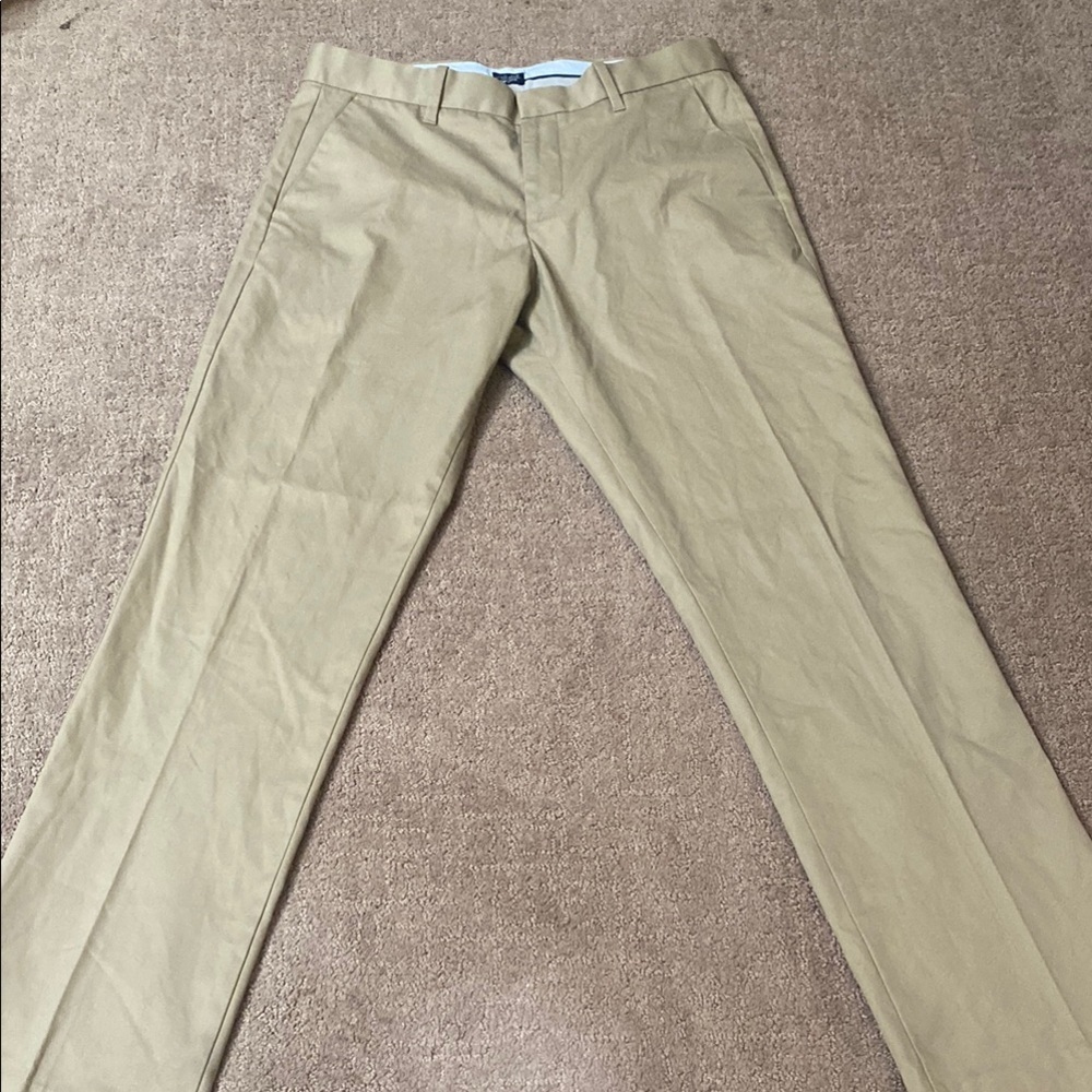 Tan Tailored 31/32 GAP Khakis with Straight-Leg Design Office Career